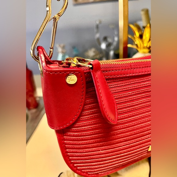 BURBERRY Red Leather Made in Italy Shoulder Bag Mint Condition - Picture 6 of 16
